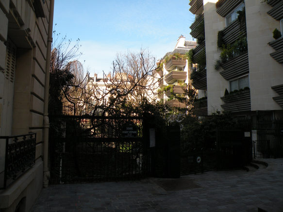 Square Roger Stéphane